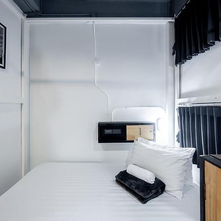 Vibes Hostel Банкок Екстериор снимка