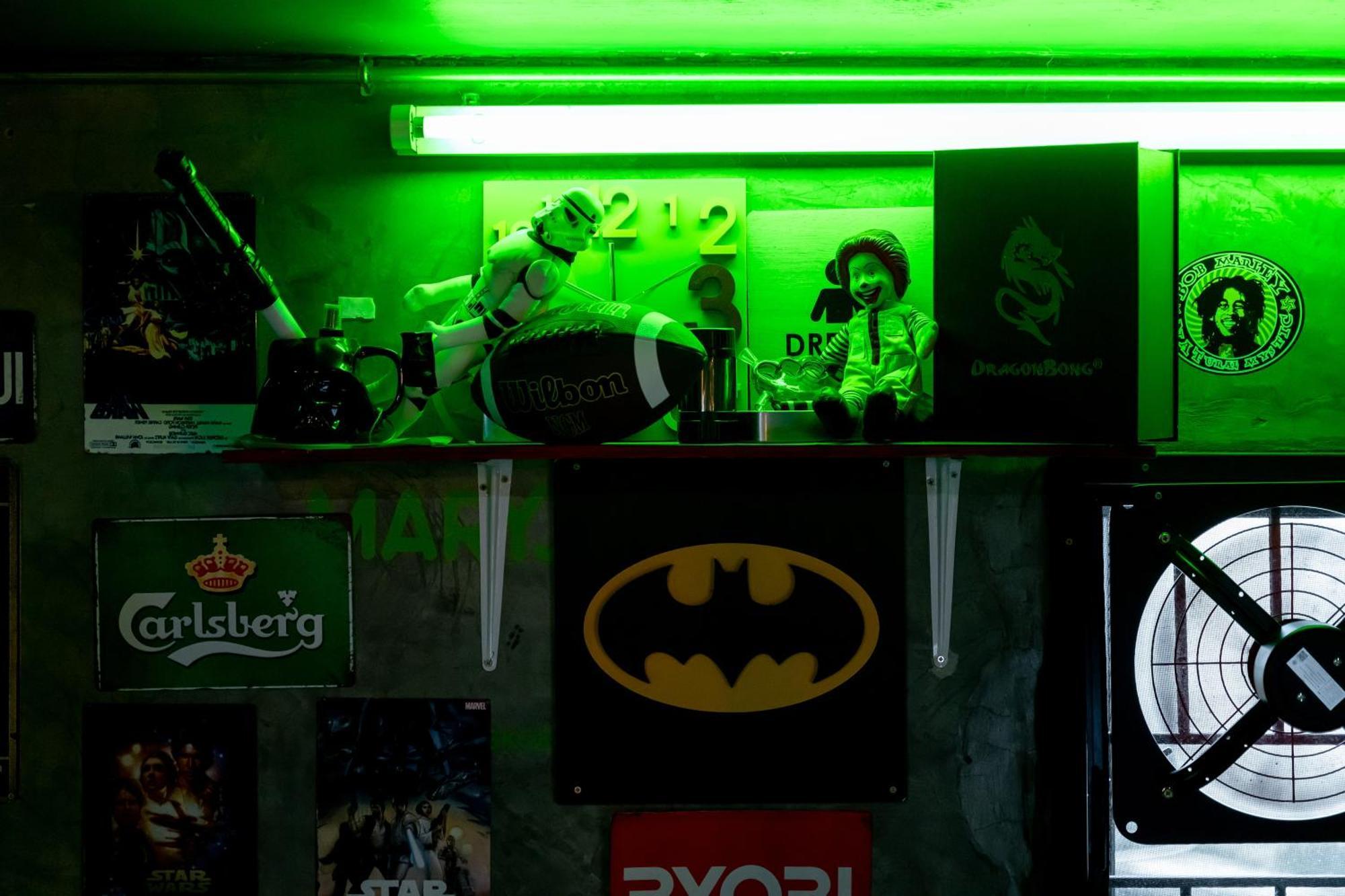 Vibes Hostel Банкок Екстериор снимка