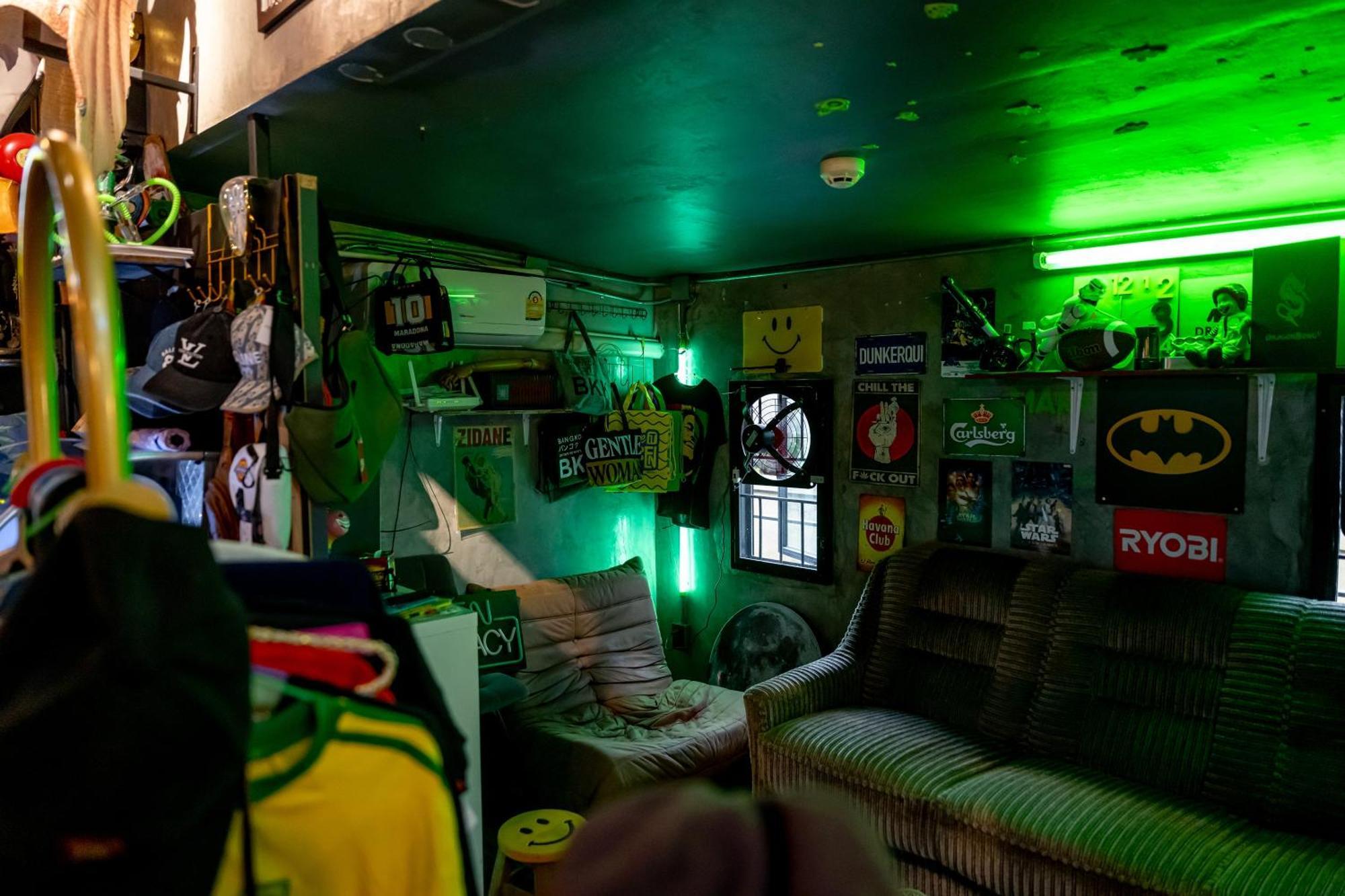 Vibes Hostel Банкок Екстериор снимка